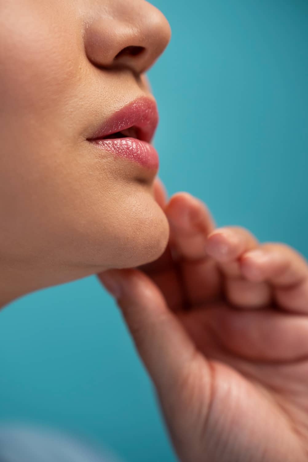 Come rimuovere la pelle in eccesso sotto il mento: guida completa e metodi efficaci