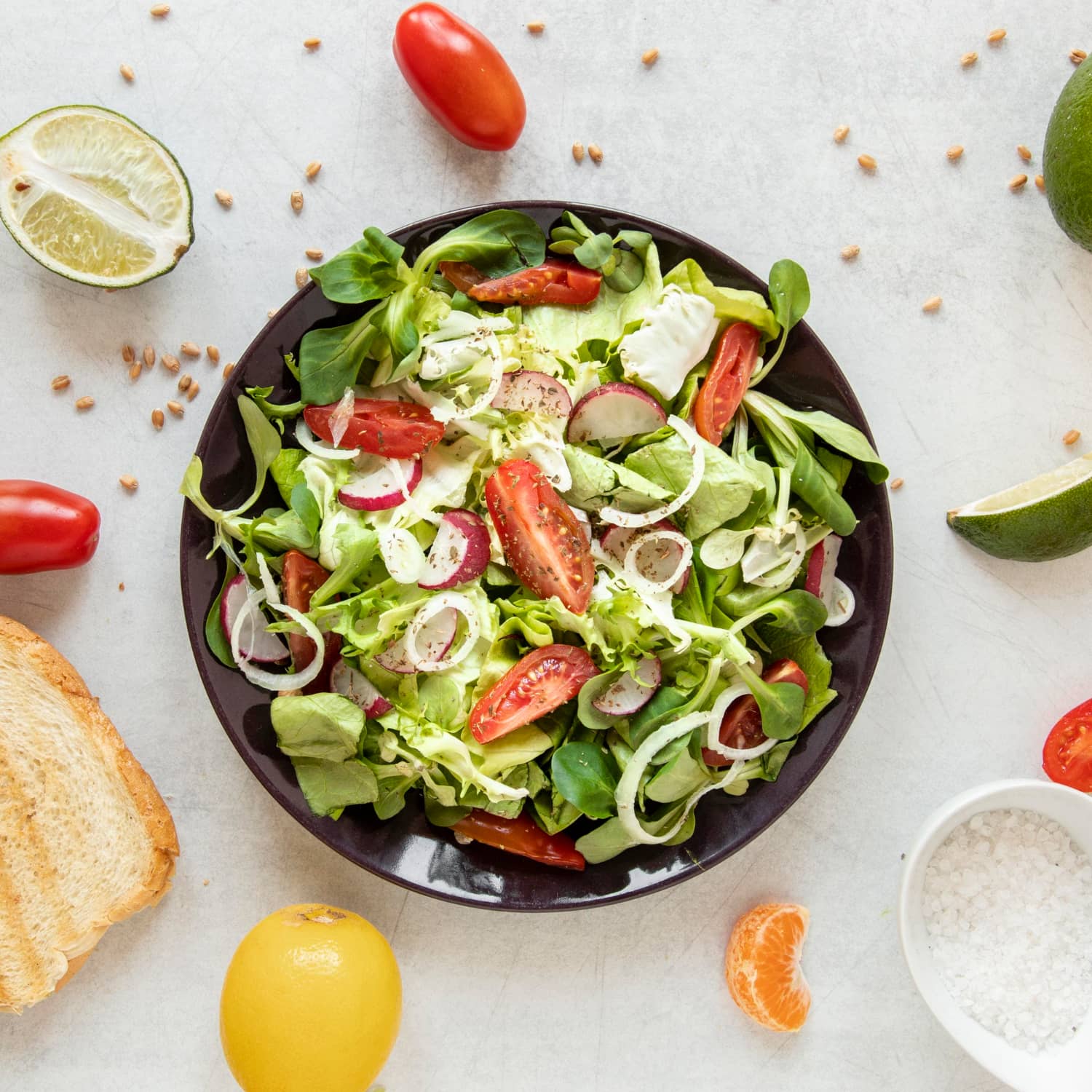 Come condire l’insalata seguendo la dieta plank: consigli e suggerimenti
