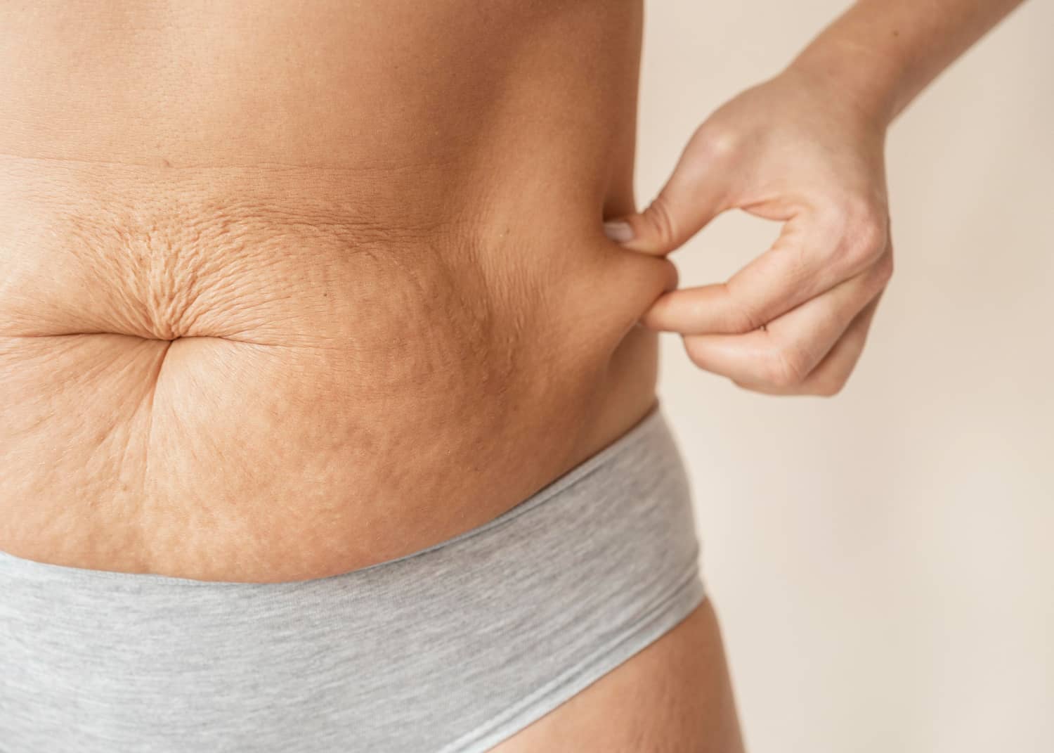 Come togliere la pelle in eccesso dalla pancia: una guida completa